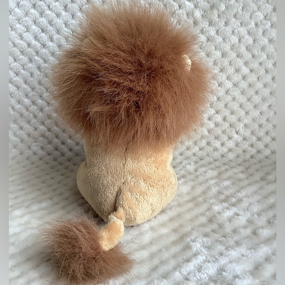 Hudson Bay Exclusive Animal Adventure Plush Lion Stuffed Animal Toy - Picture 4 of 10